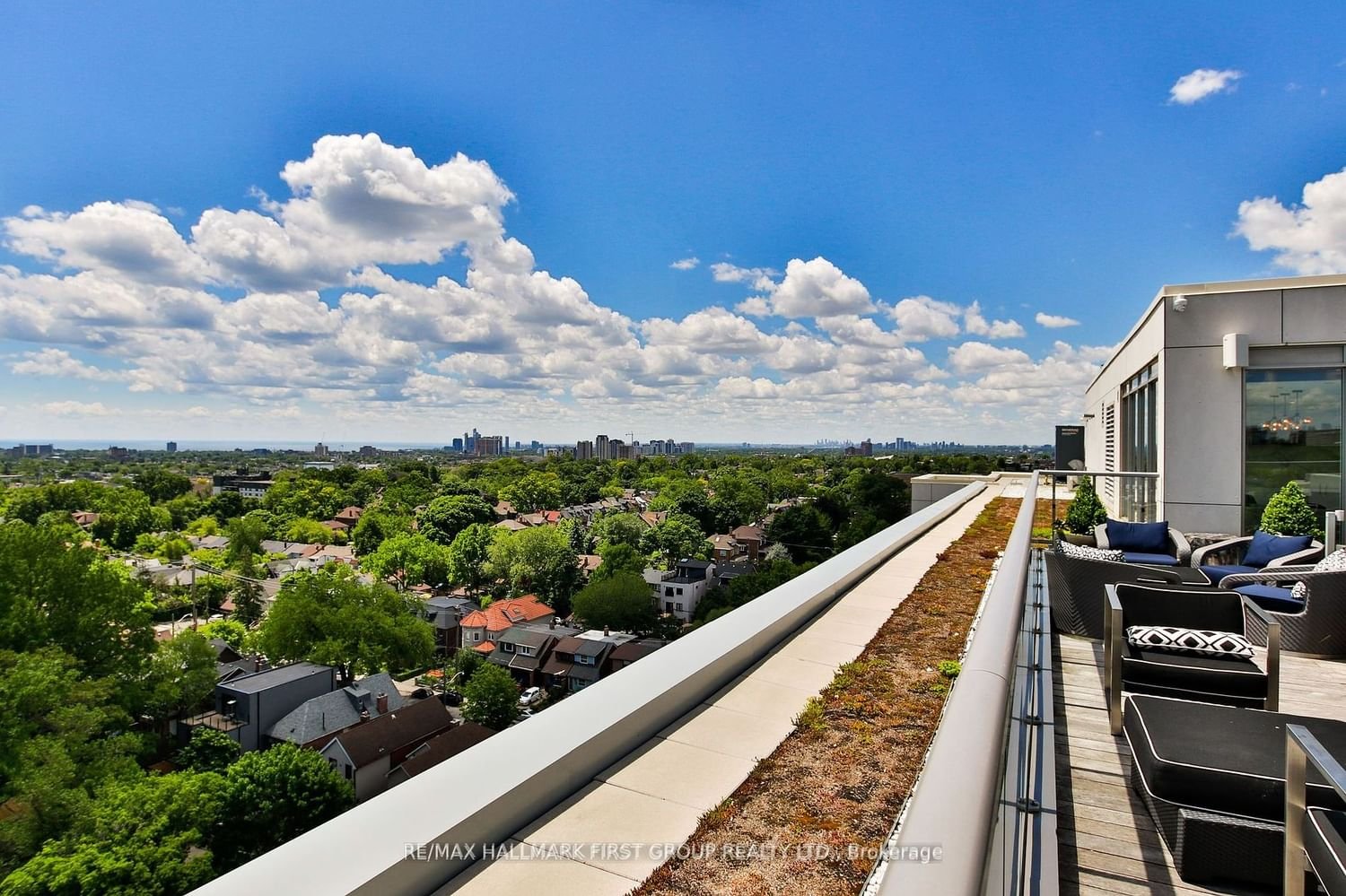 835 St Clair Ave W, unit 401 for rent - image #25