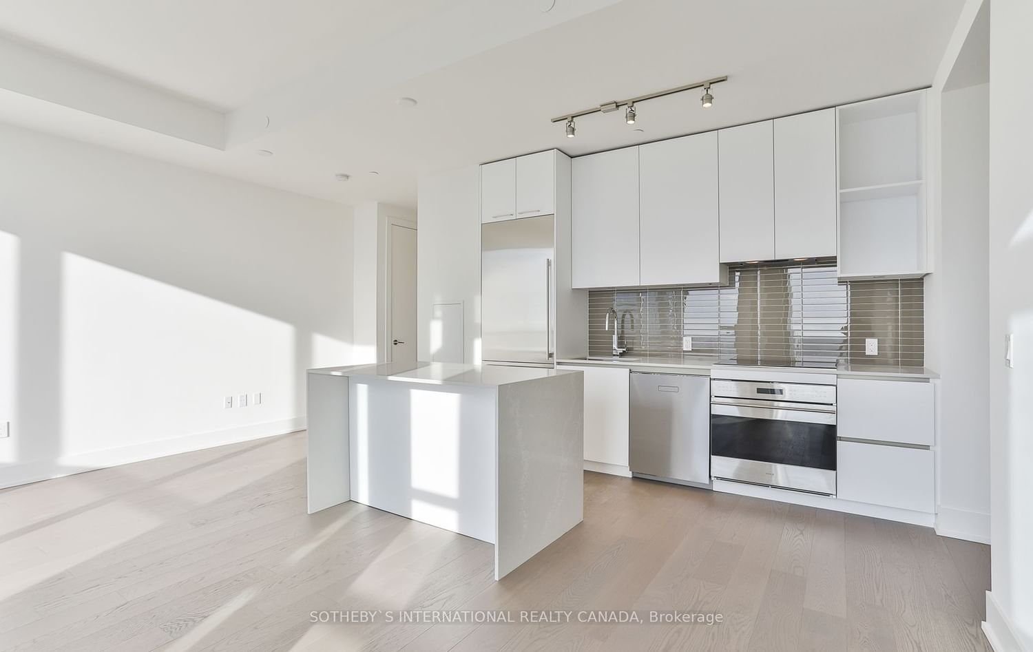 1 Yorkville Ave, unit 5503 for rent - image #2