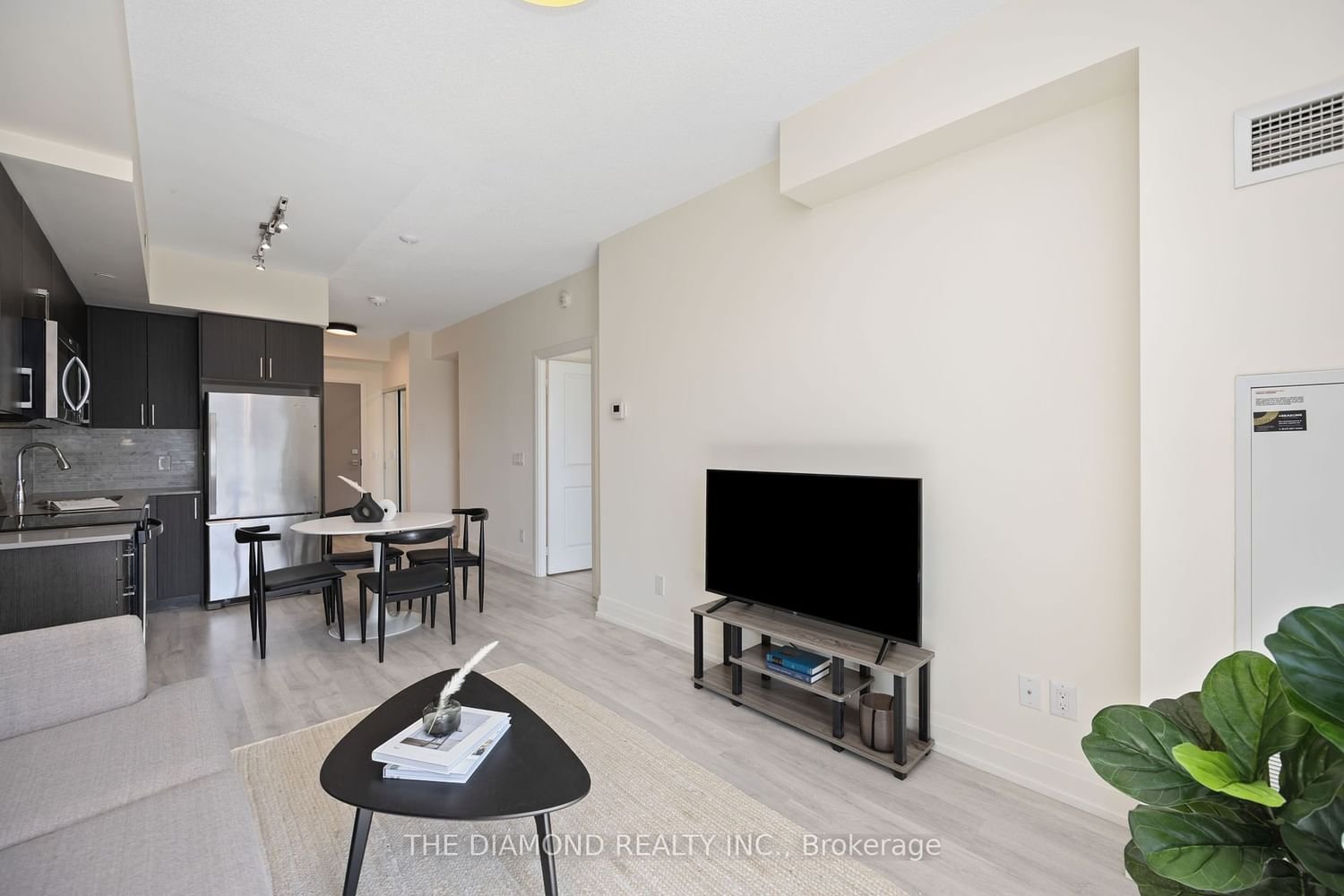 591 Sheppard Ave E, unit 1016 for rent - image #3