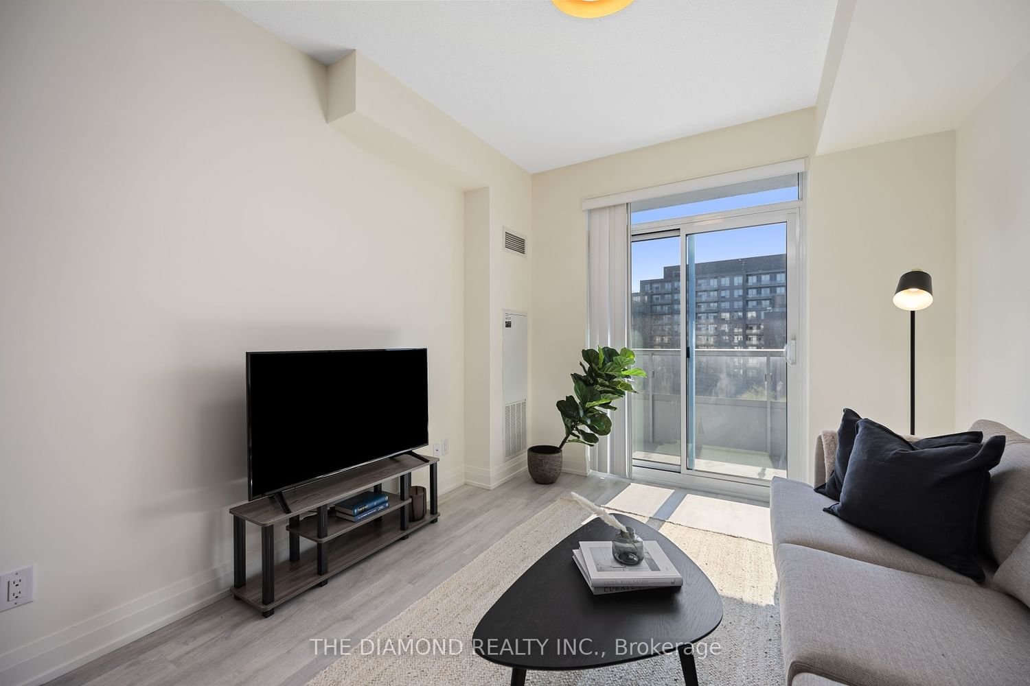 591 Sheppard Ave E, unit 1016 for rent - image #4