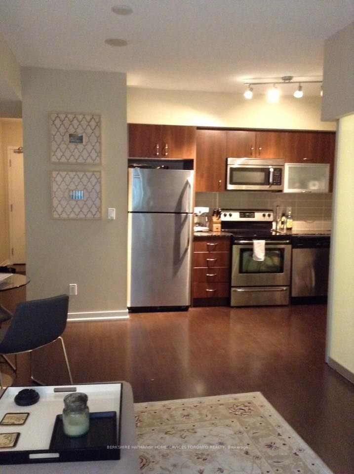 55 East Liberty St, unit 420 for rent - image #4