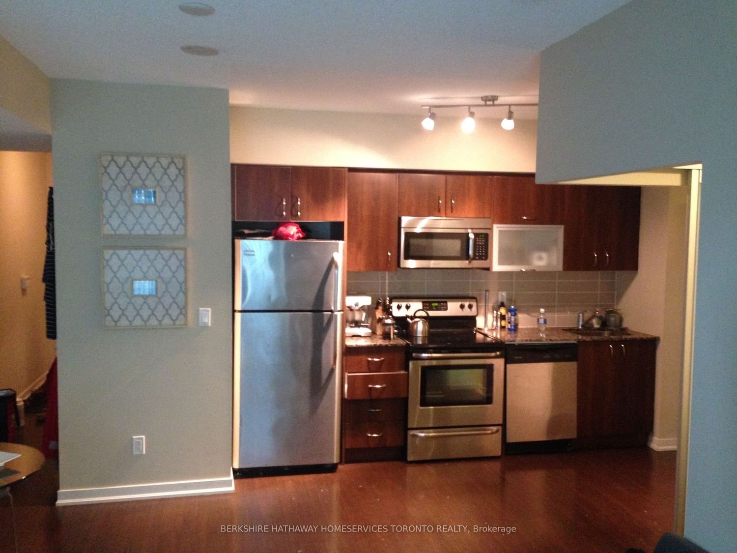 55 East Liberty St, unit 420 for rent - image #5