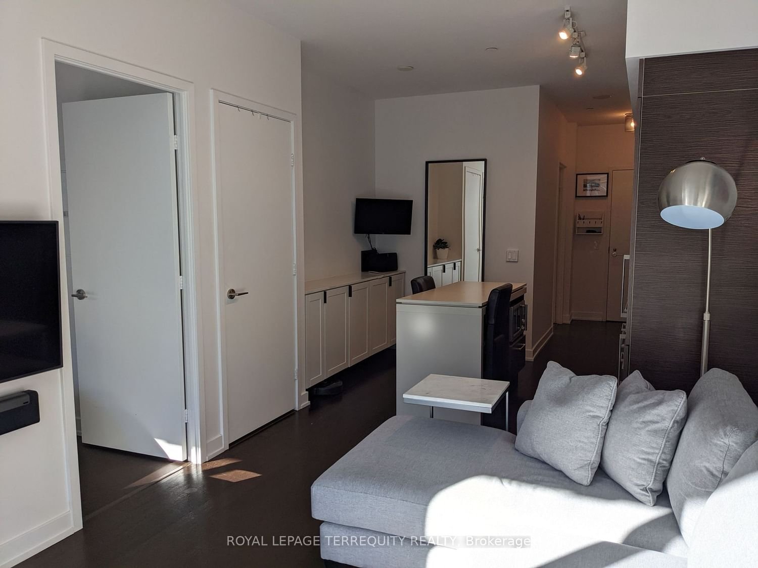 1030 King St W, unit 427 for rent - image #4