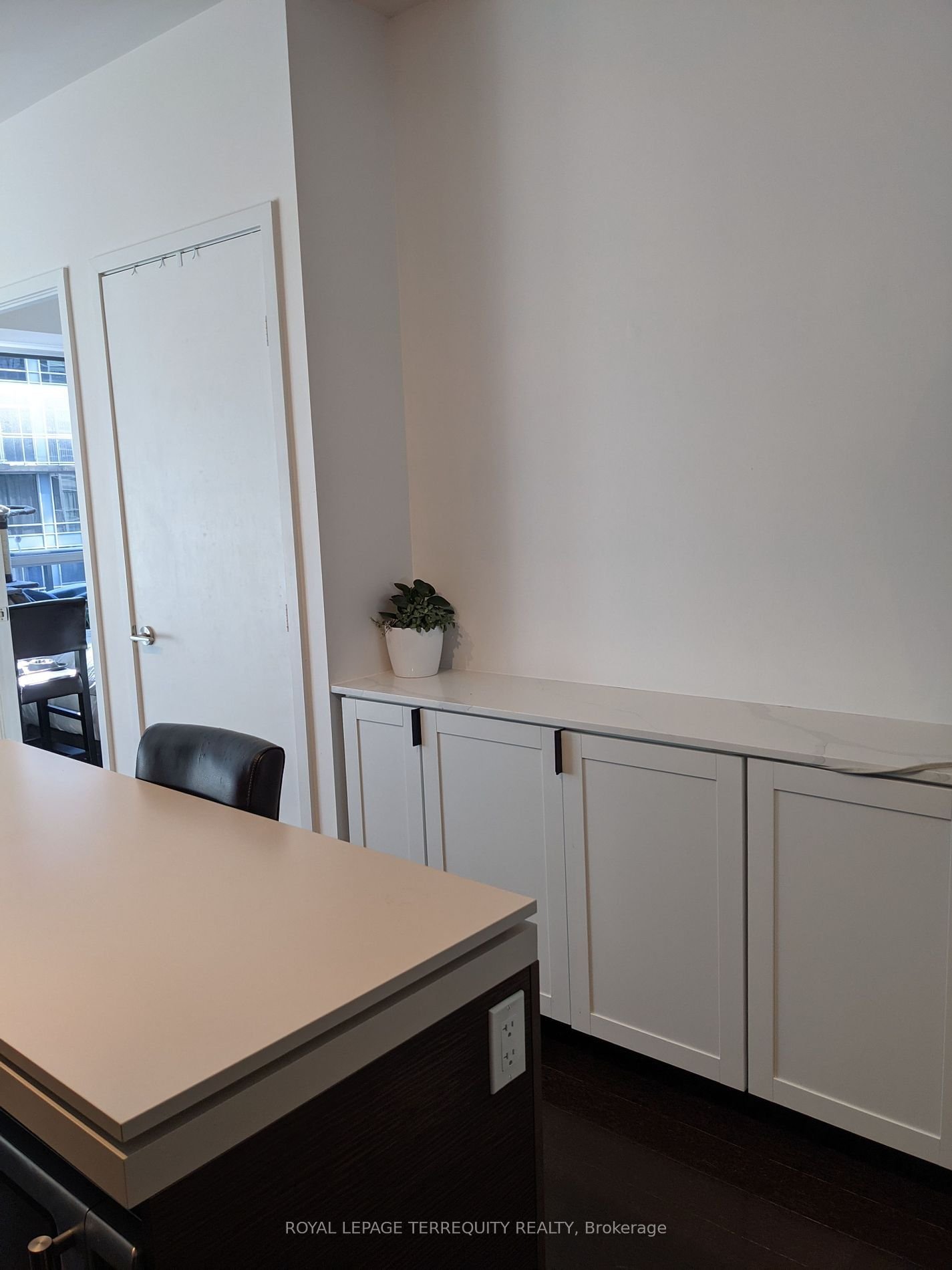 1030 King St W, unit 427 for rent - image #8