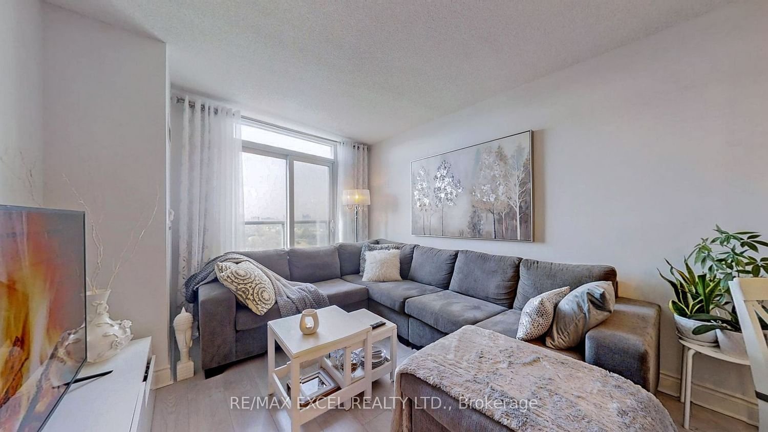 25 Greenview Ave, unit 1315 for sale - image #4
