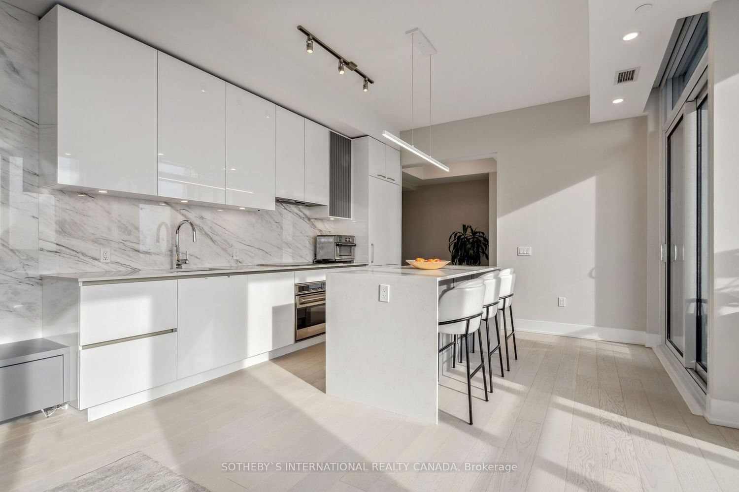 1 Yorkville Ave, unit 5405 for sale - image #9