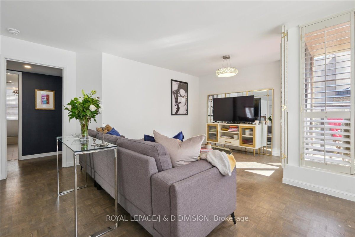 1331 Bay St, unit 504 for sale - image #3