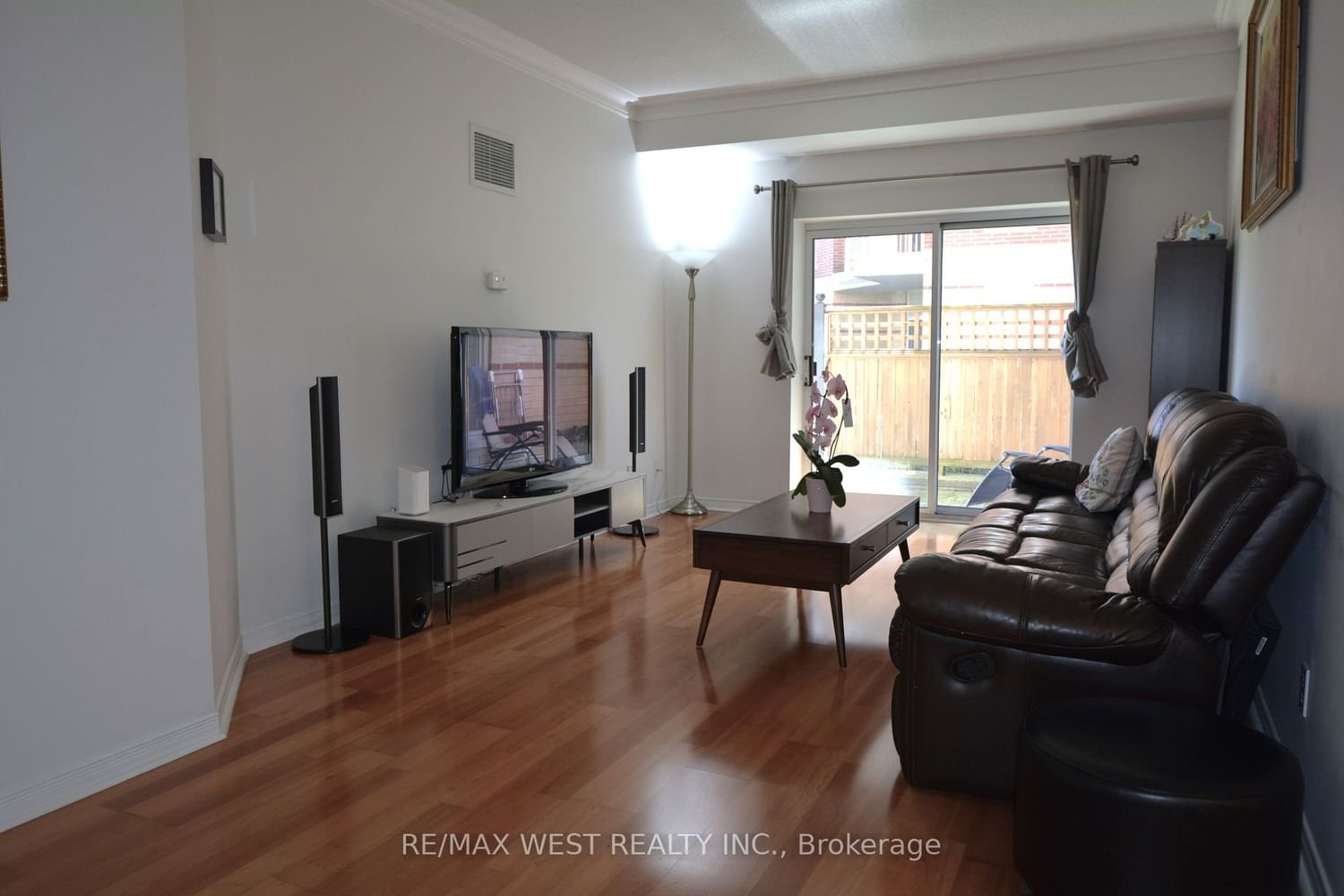 455 Rosewell Ave, unit 107 for sale - image #3
