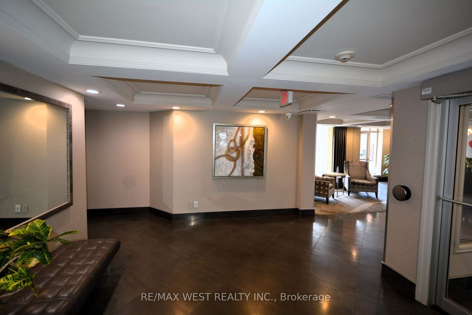 455 Rosewell Ave, unit 107 for sale - image #31