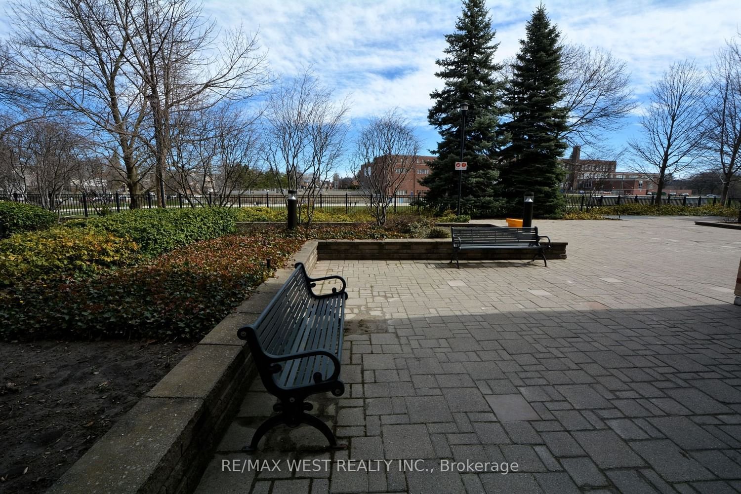 455 Rosewell Ave, unit 107 for sale - image #35