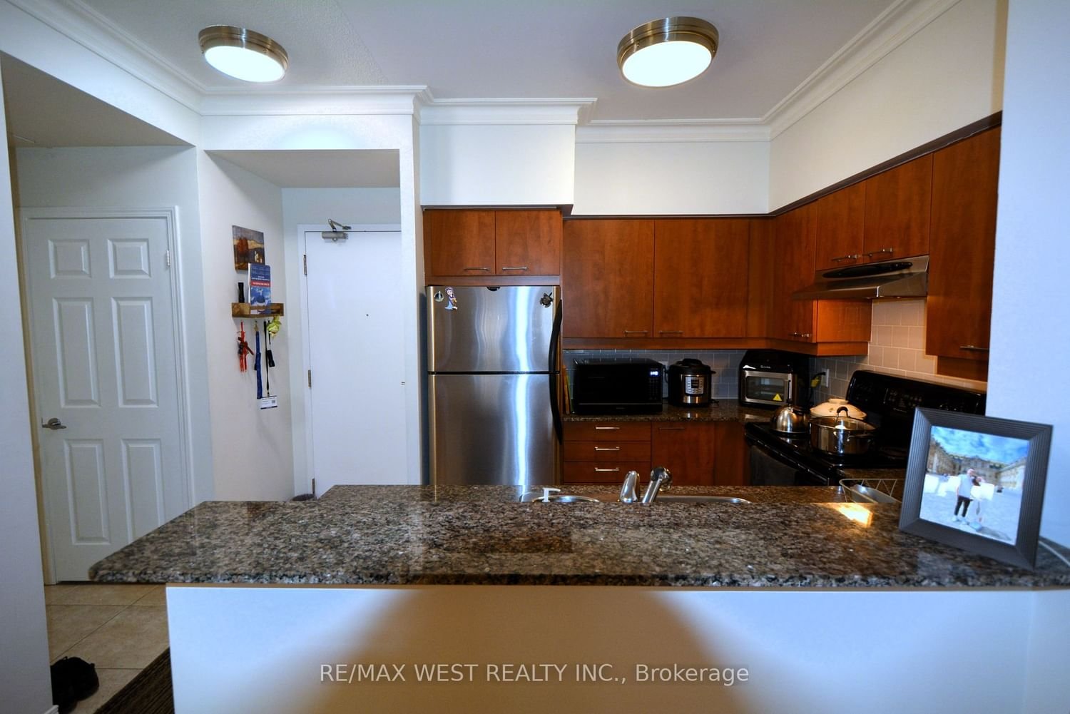455 Rosewell Ave, unit 107 for sale - image #7