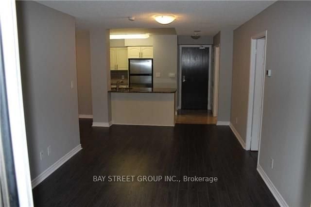 35 Hollywood Ave, unit 917 for rent - image #7