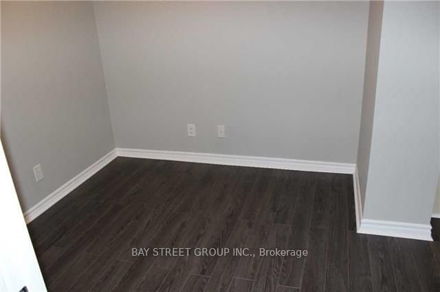 35 Hollywood Ave, unit 917 for rent - image #8