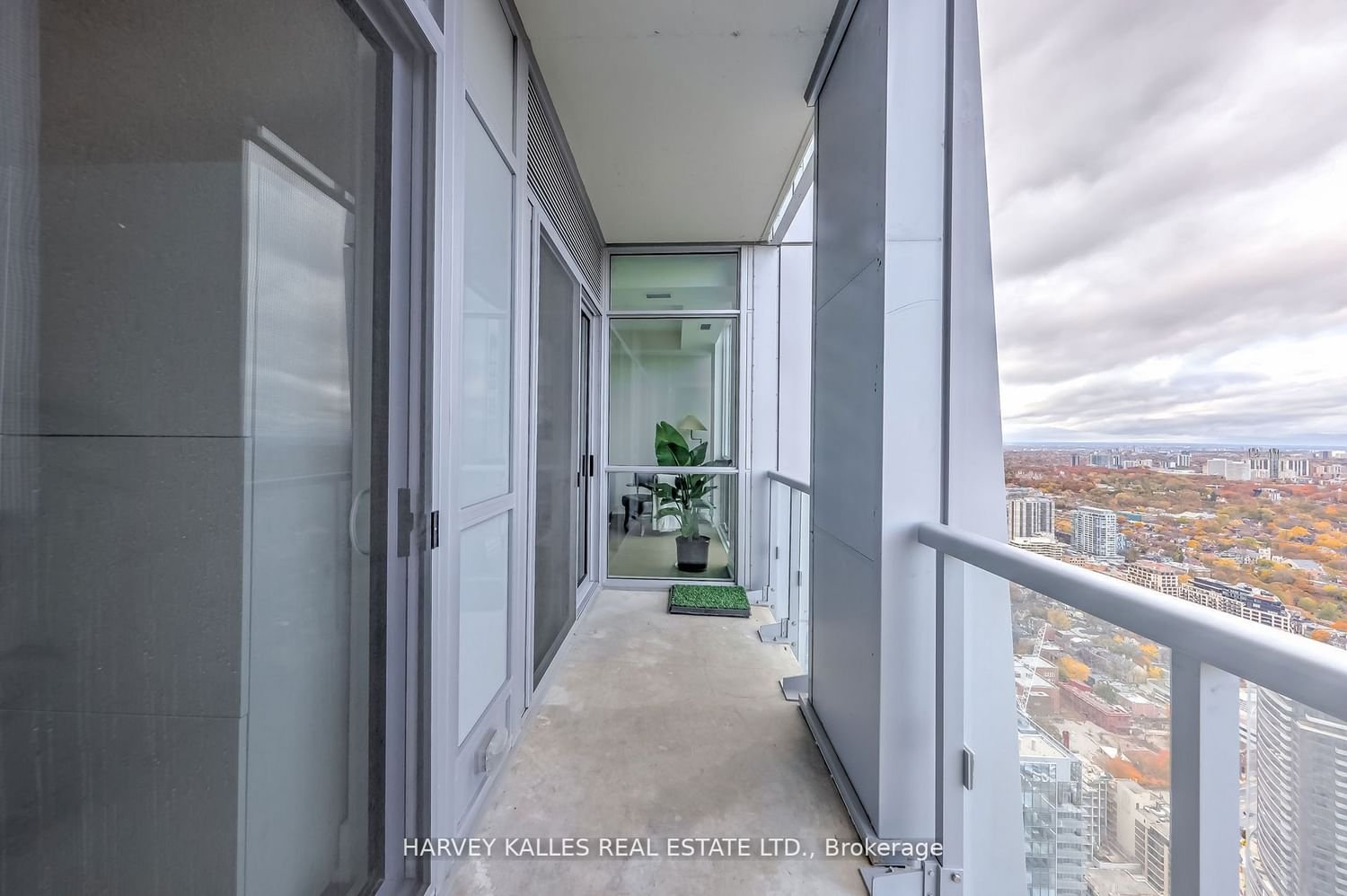 1 Yorkville Ave, unit 5506 for sale - image #27