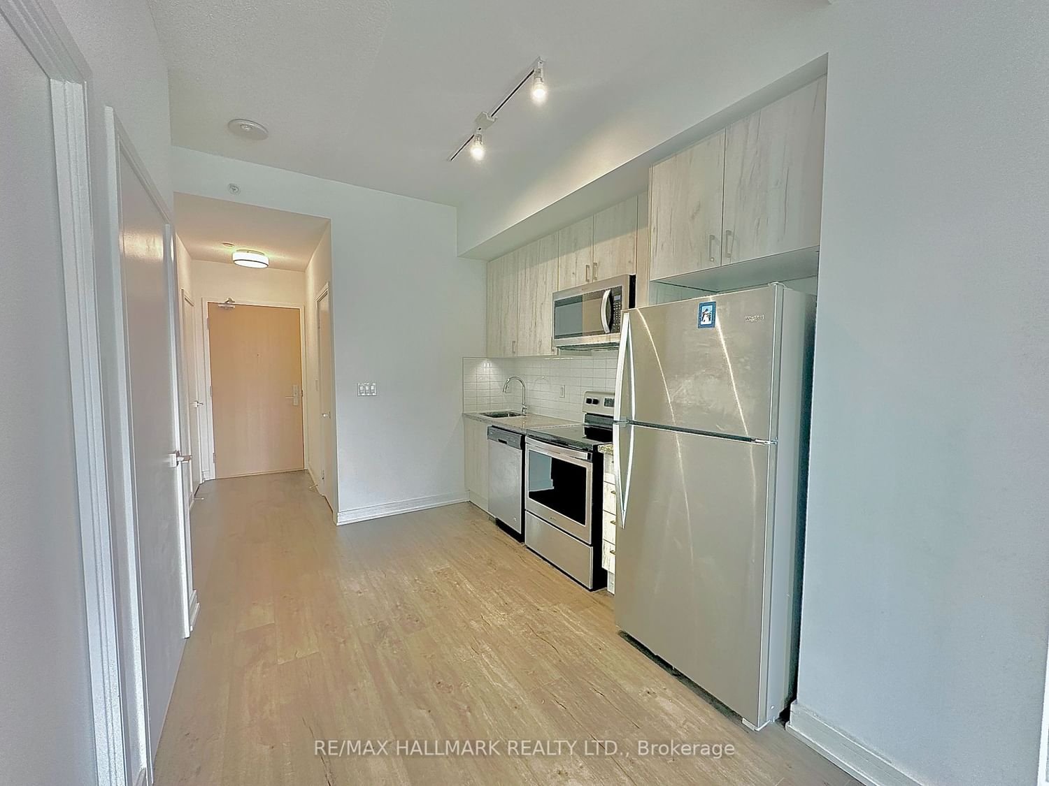 621 Sheppard Ave N, unit 715 for rent - image #10