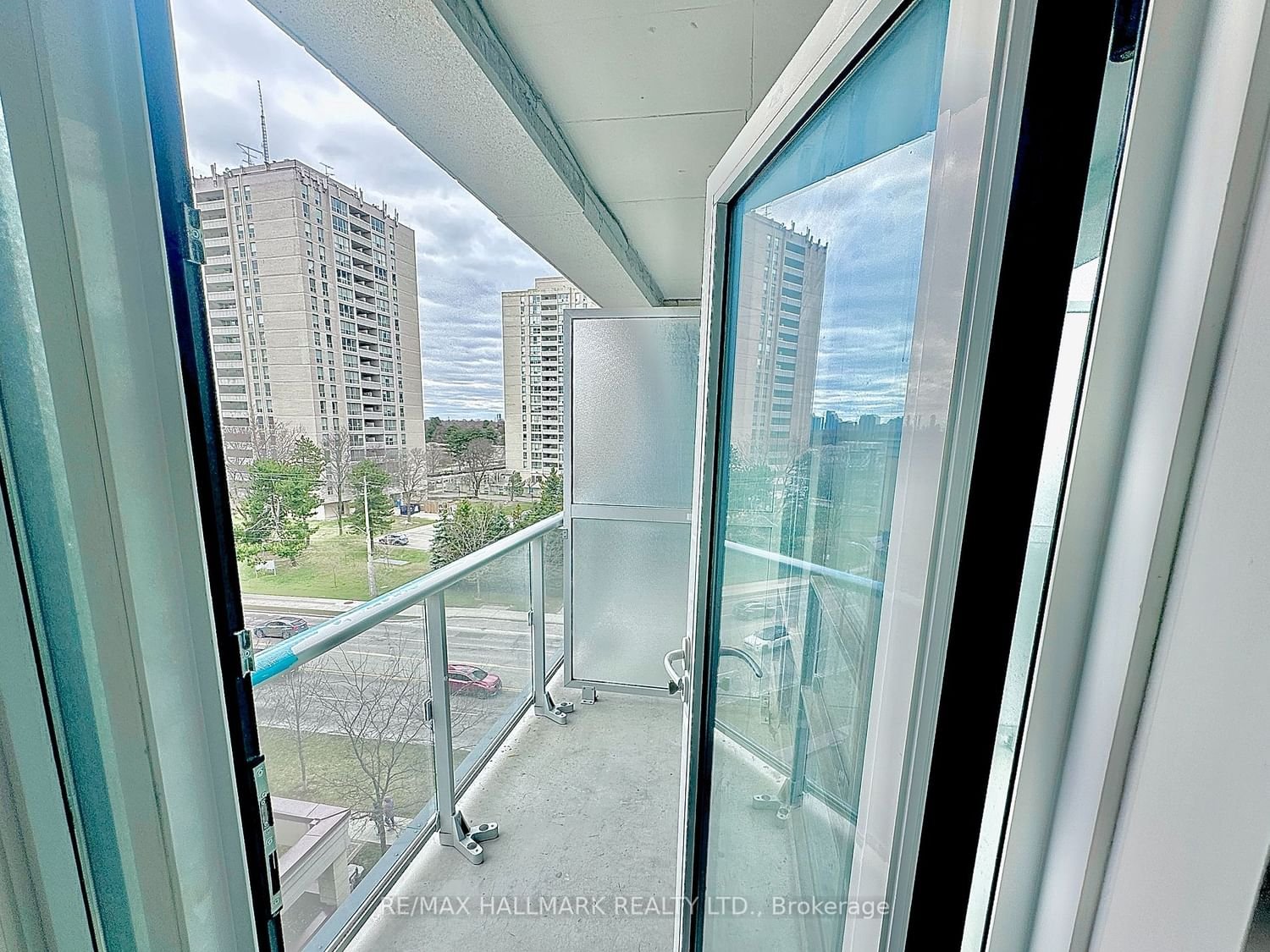 621 Sheppard Ave N, unit 715 for rent - image #37