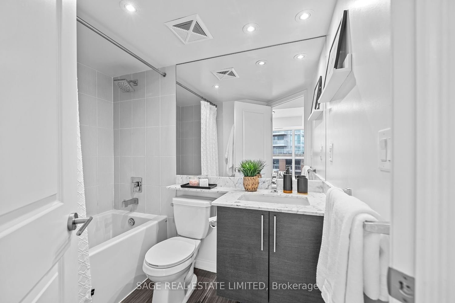 125 Western Battery Rd, unit 704 for sale - image #15