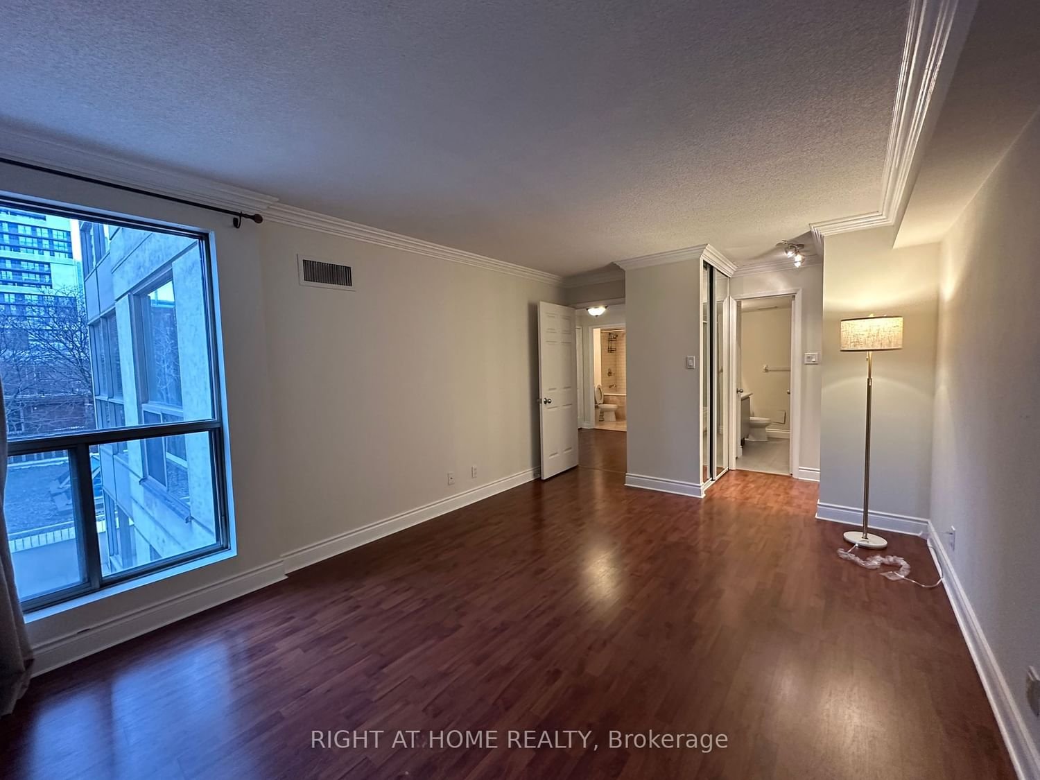 298 Jarvis St, unit 407 for rent - image #11