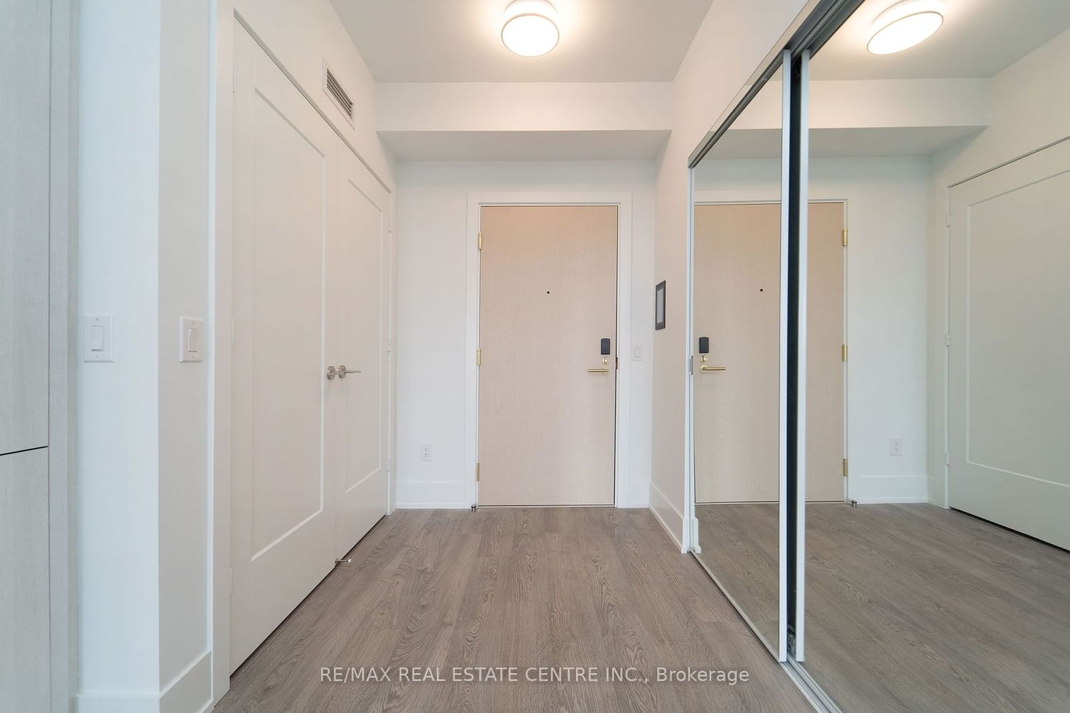 480 Front St W, unit 1002 for sale