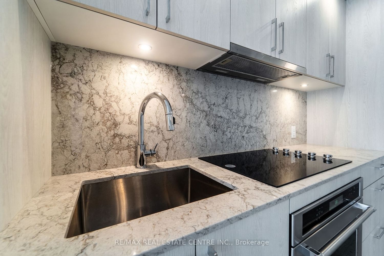 480 Front St W, unit 1002 for sale - image #17