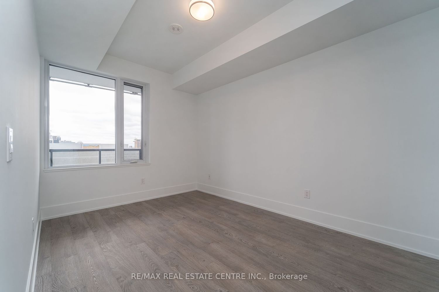 480 Front St W, unit 1002 for sale