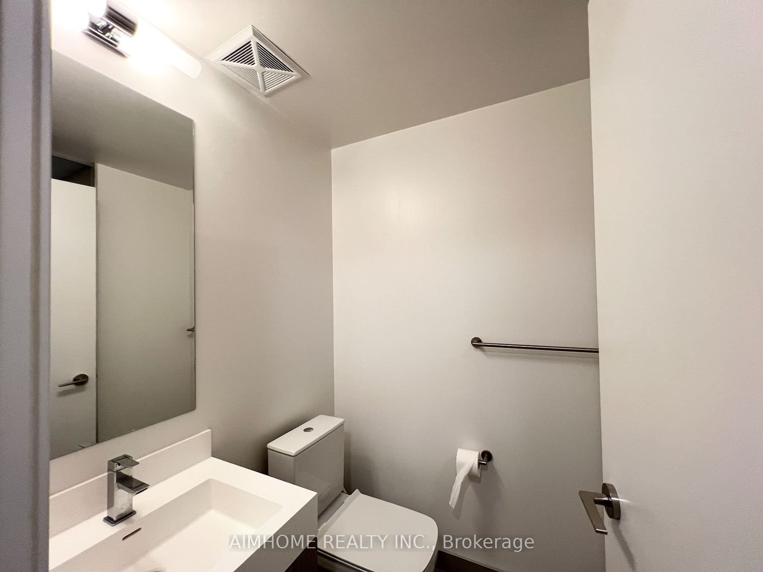 1 Yorkville Ave, unit 2002 for rent - image #3