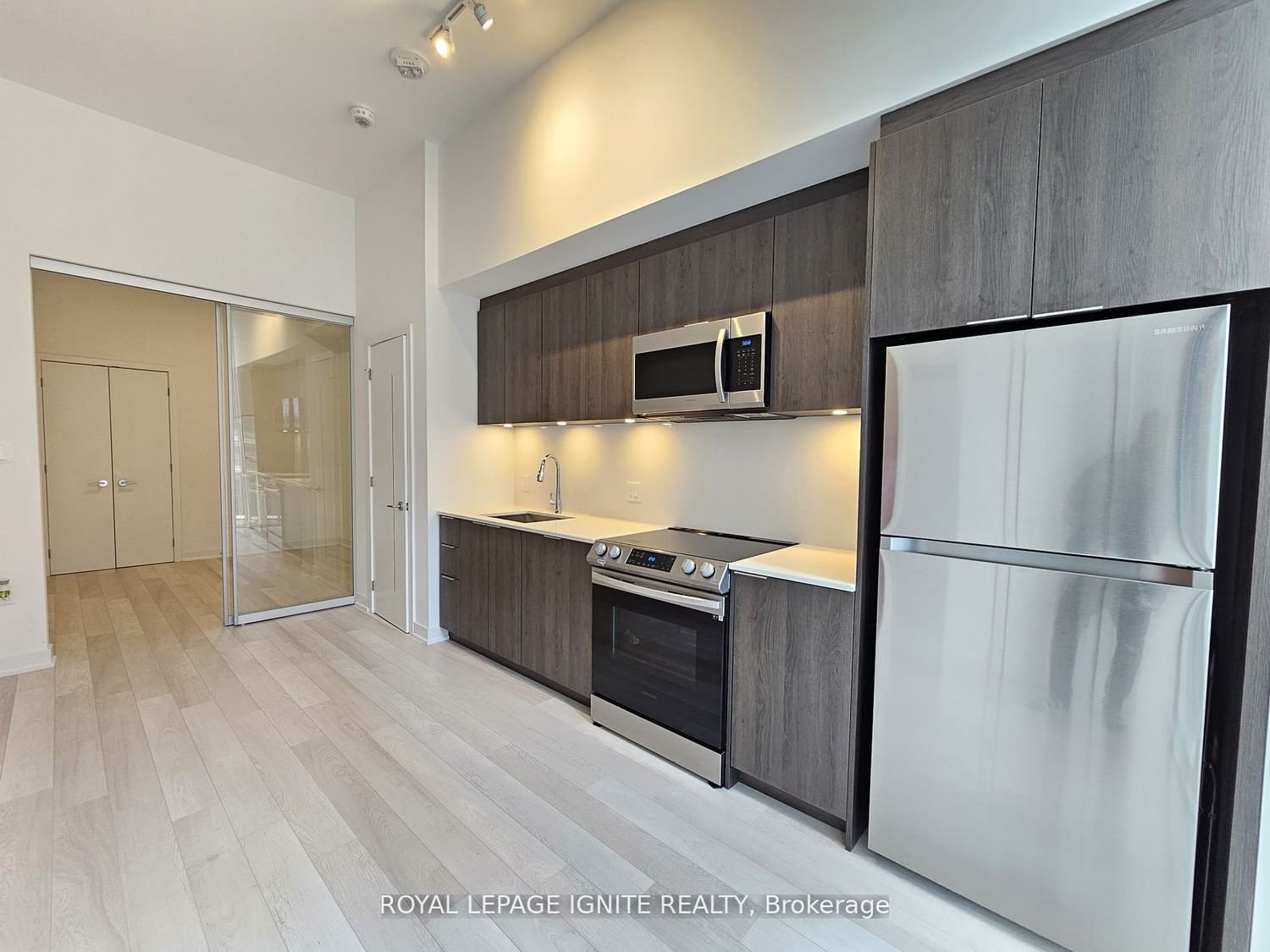 357 King St W, unit 504 for rent - image #5
