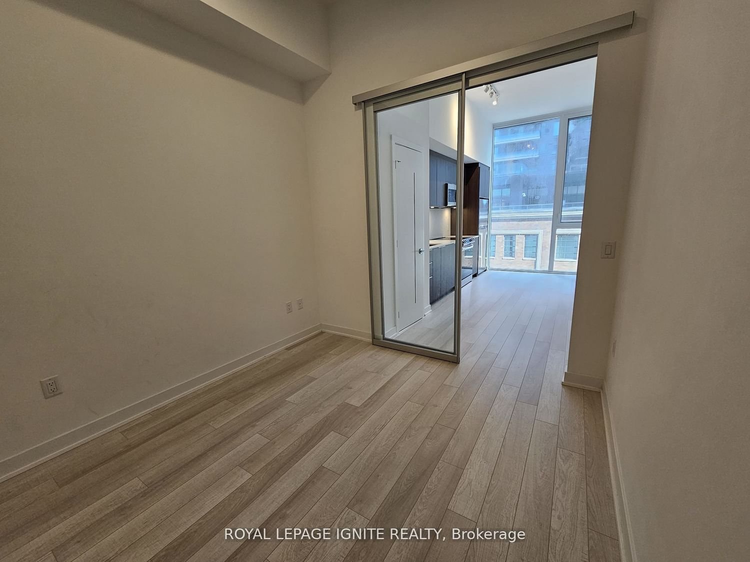 357 King St W, unit 504 for rent - image #6