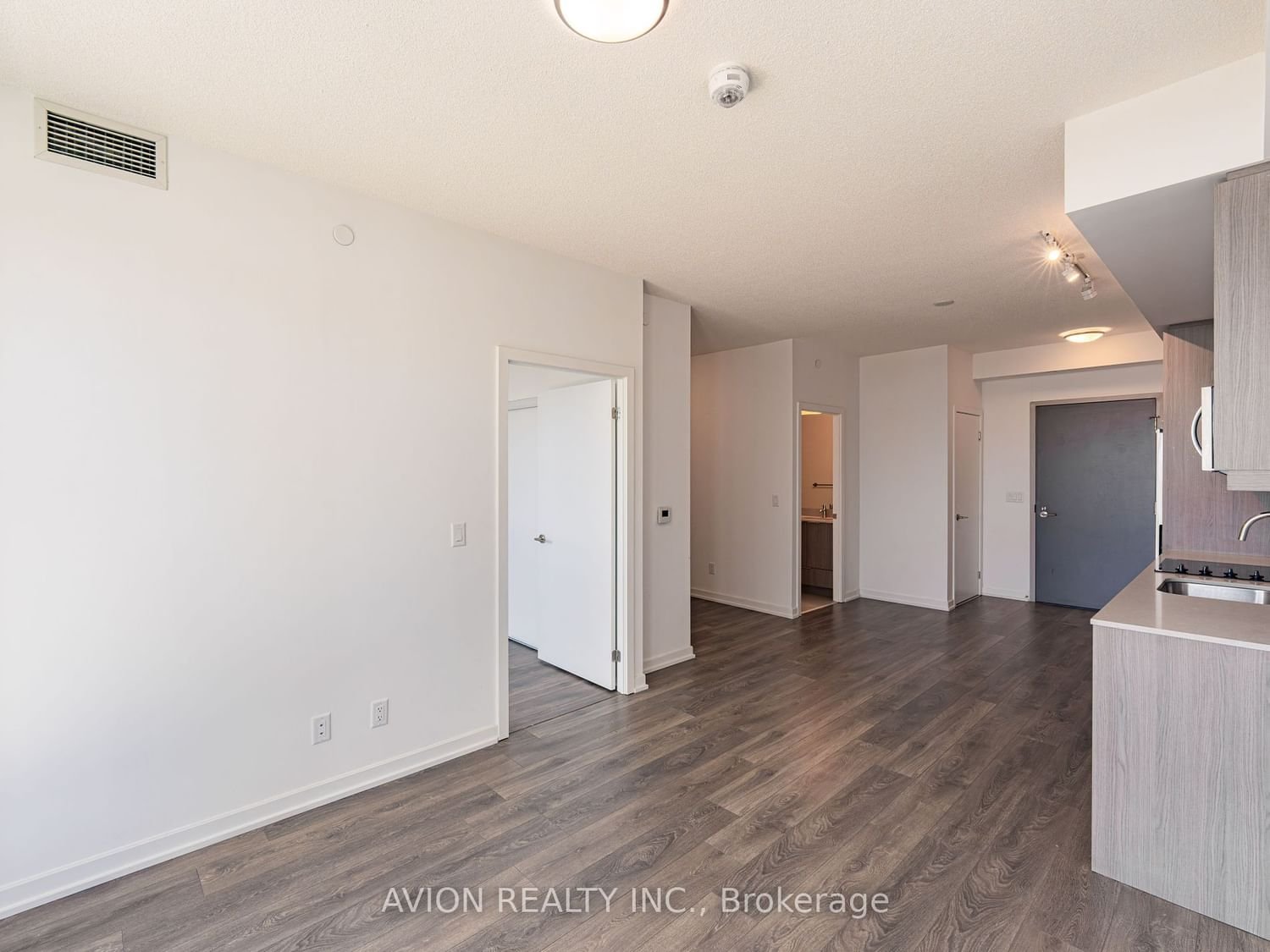 36 Forest Manor Rd, unit 902 for rent - image #6