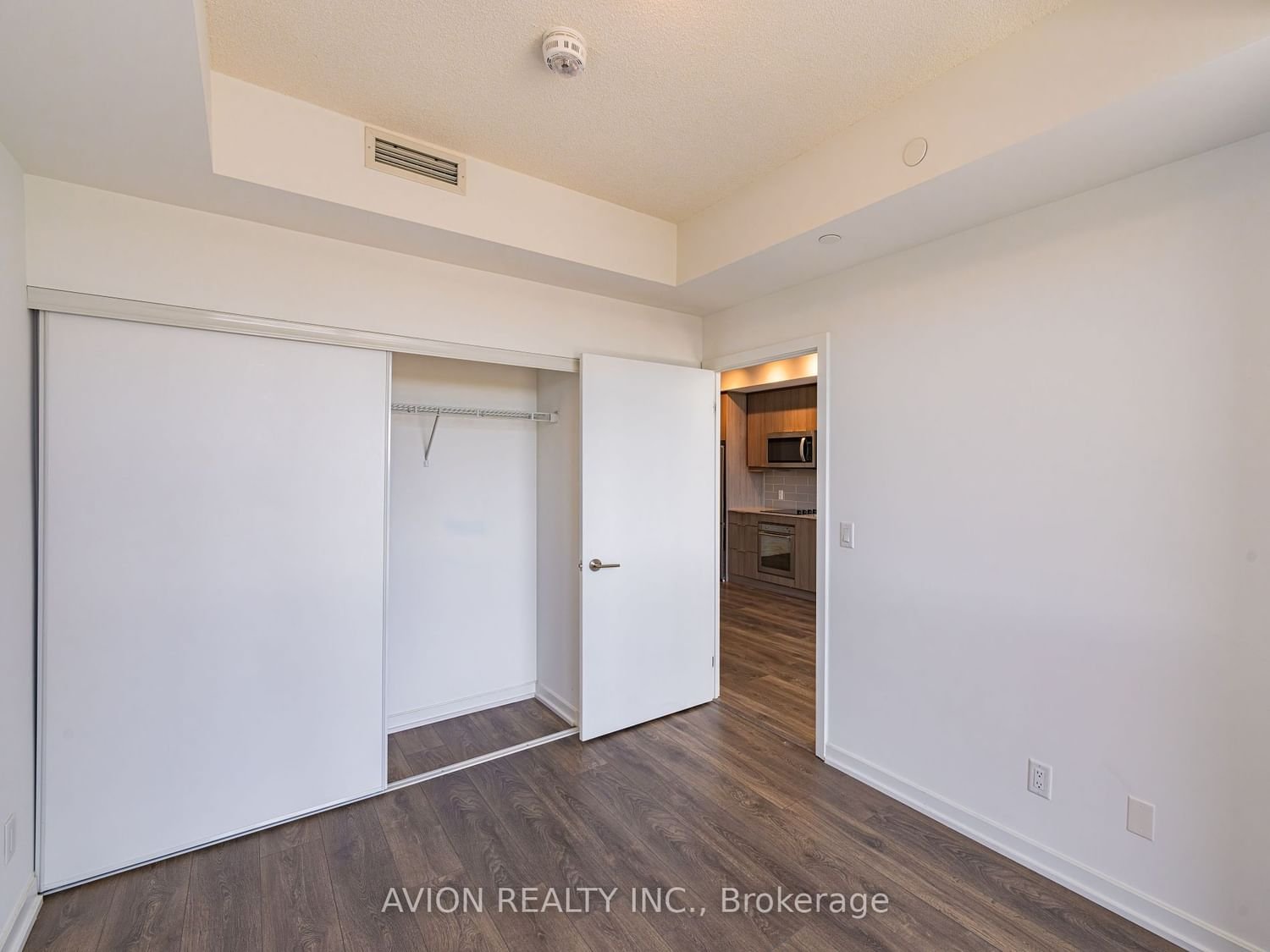 36 Forest Manor Rd, unit 902 for rent - image #8