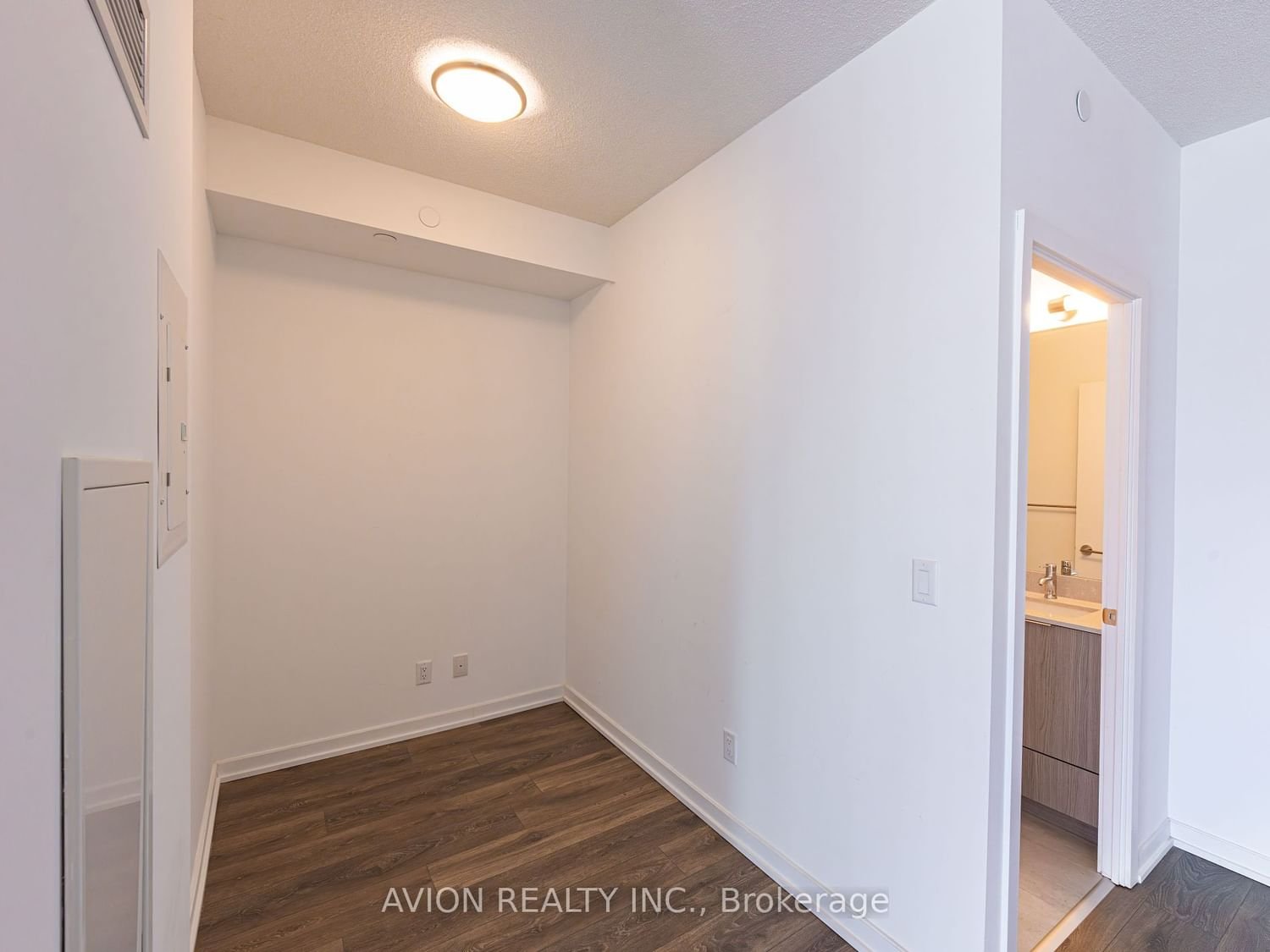 36 Forest Manor Rd, unit 902 for rent - image #9
