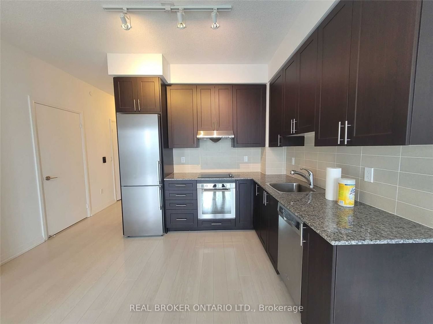 55 Ann O'reilly Rd S, unit 2210 for rent - image #3