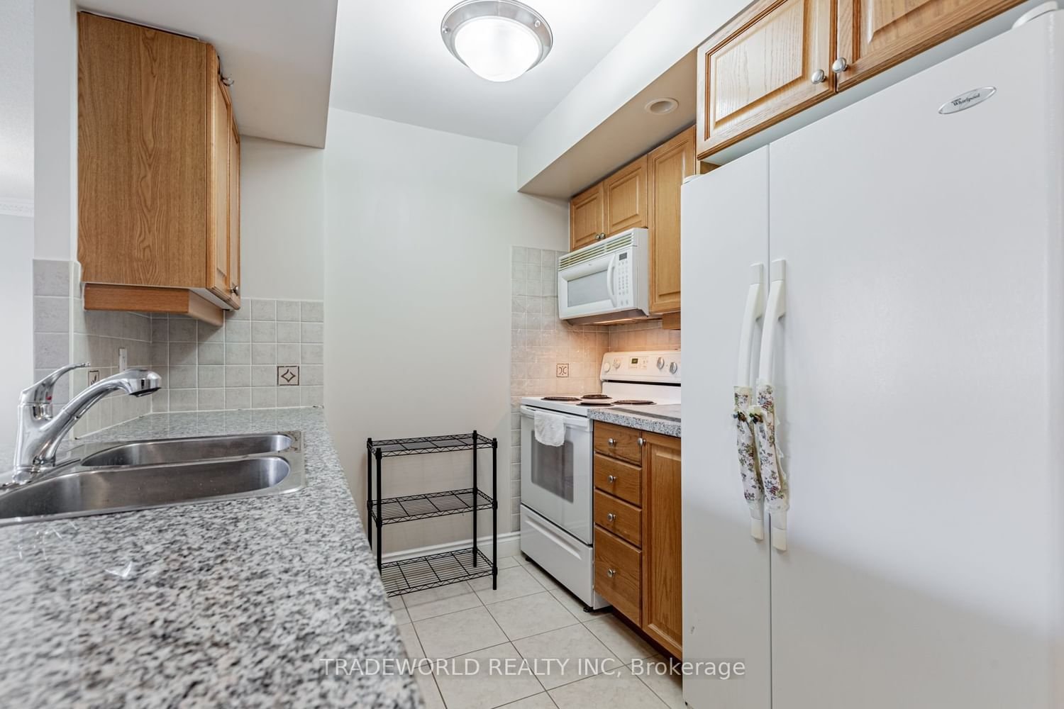 10 Northtown Way, unit 711 for rent - image #7