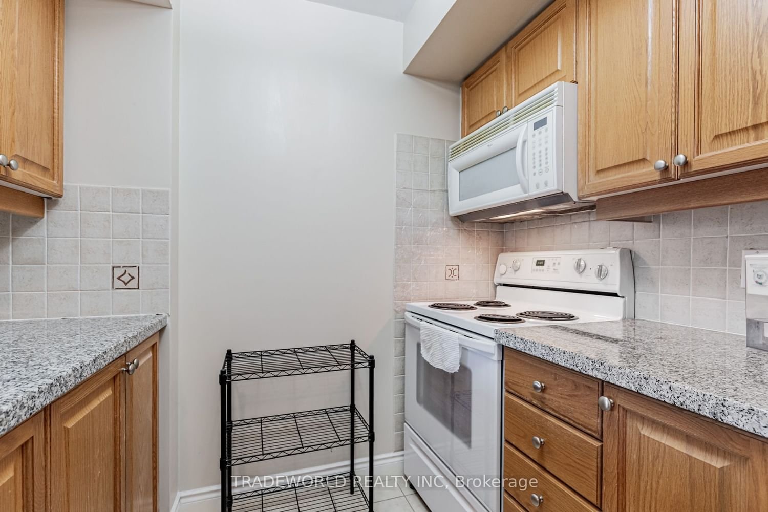 10 Northtown Way, unit 711 for rent - image #8