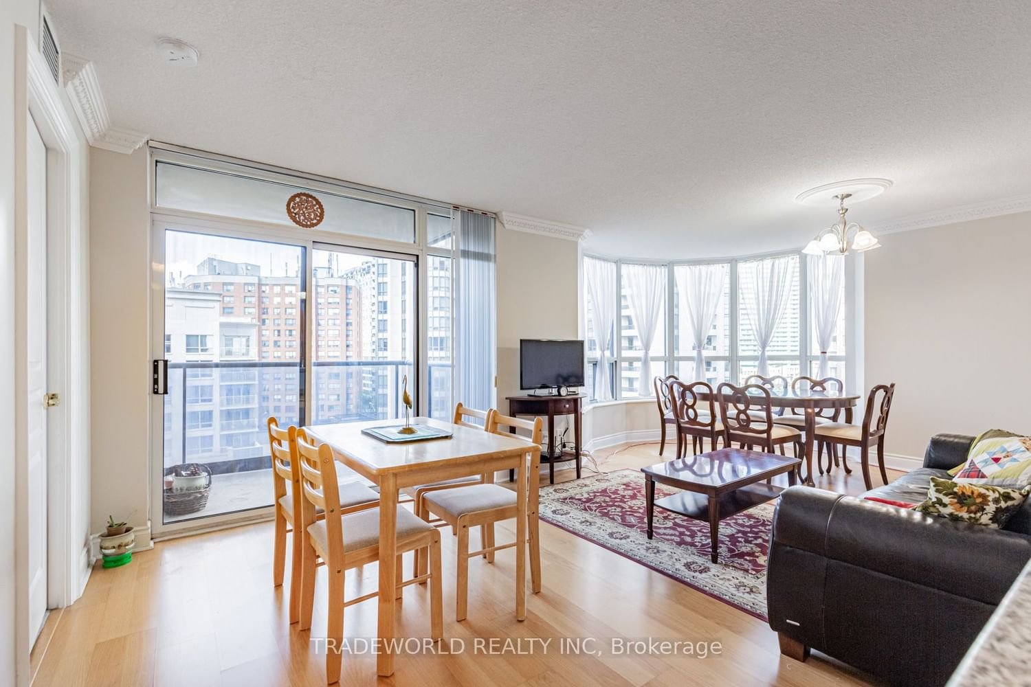 10 Northtown Way, unit 711 for rent - image #9