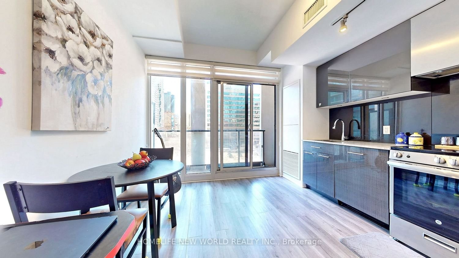 251 Jarvis St, unit 419 for rent - image #10