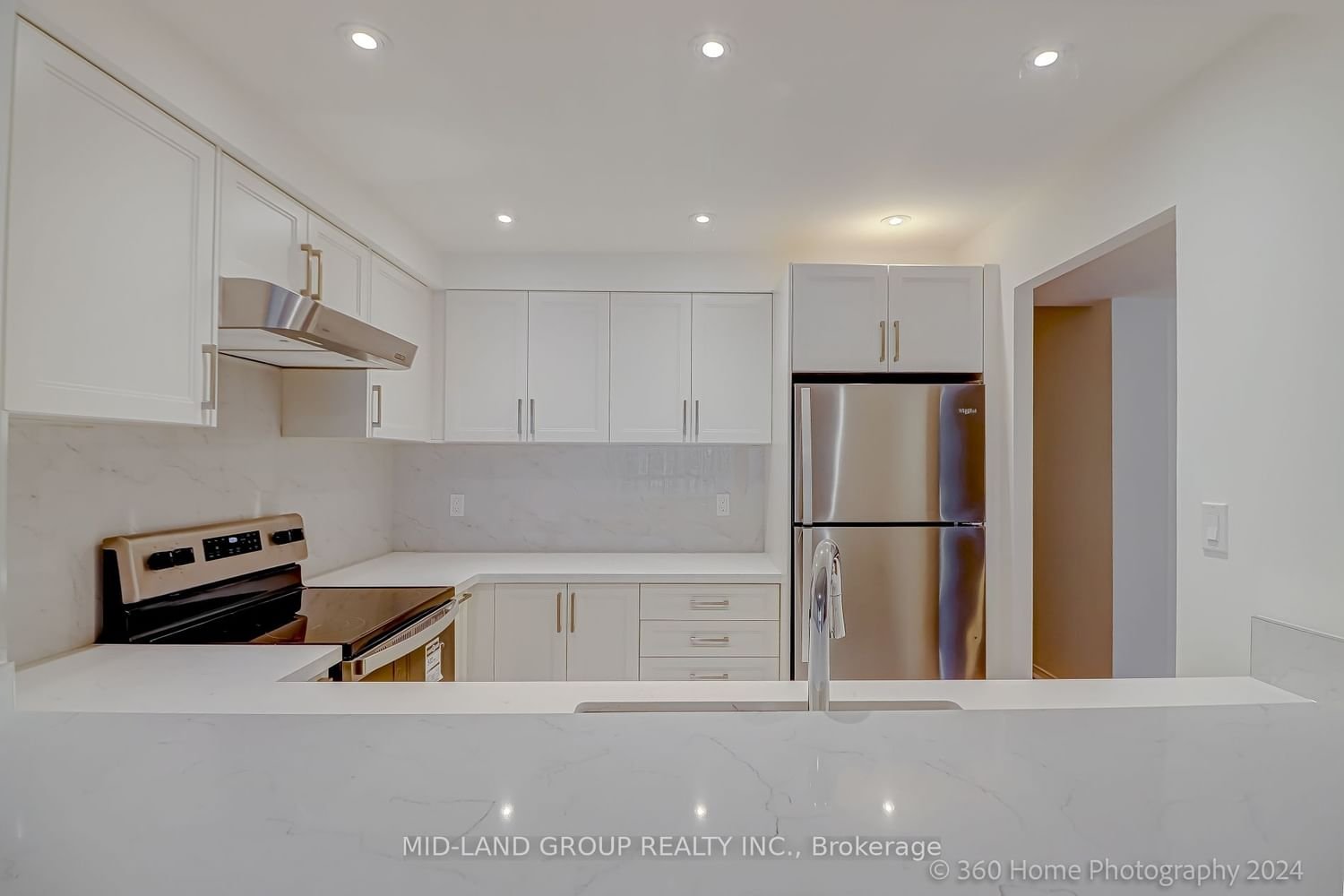 28 Hollywood Ave, unit Sph107 for sale - image #3