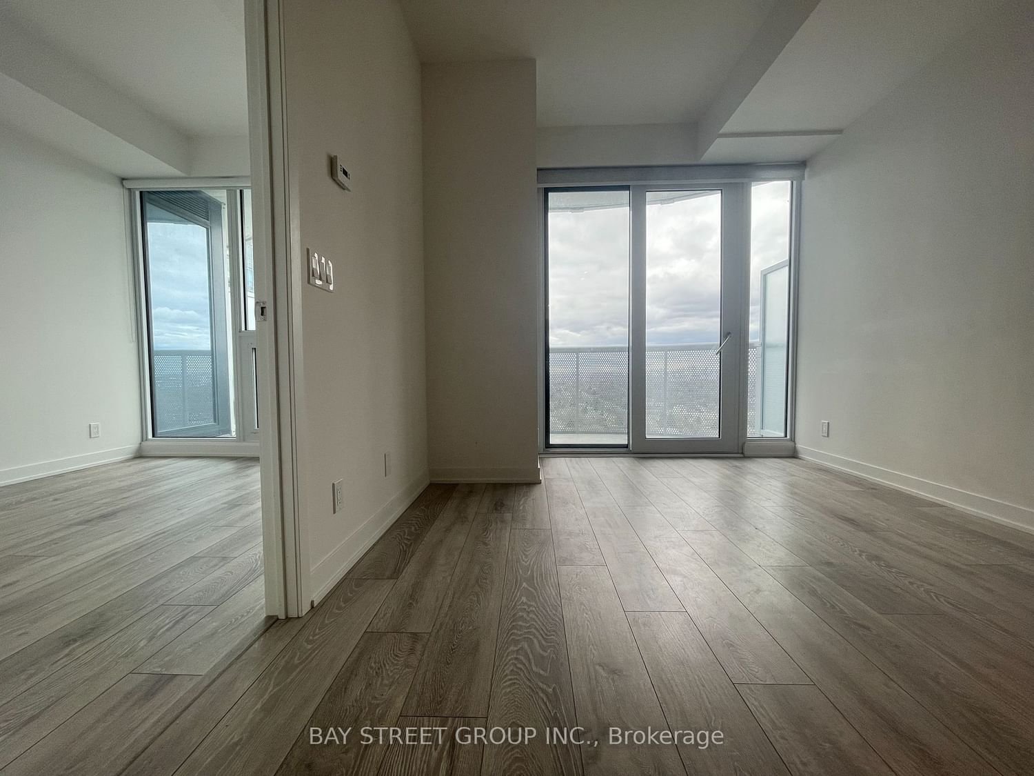 15 Holmes Ave, unit 2209 for rent - image #5