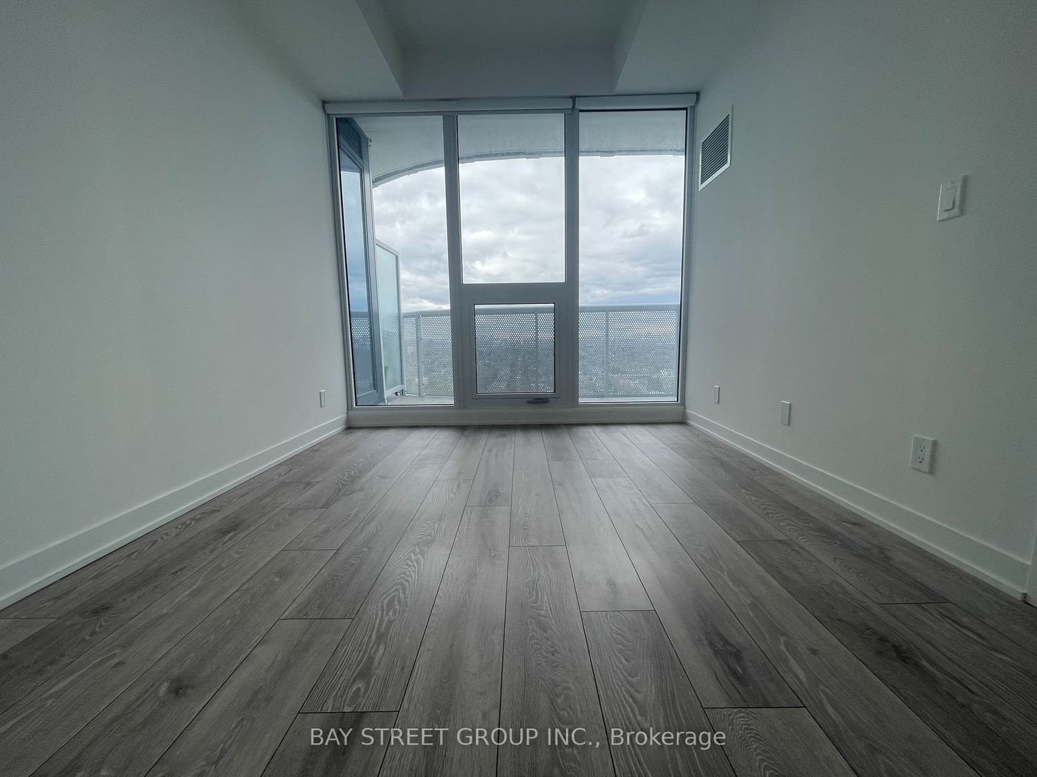 15 Holmes Ave, unit 2209 for rent - image #6