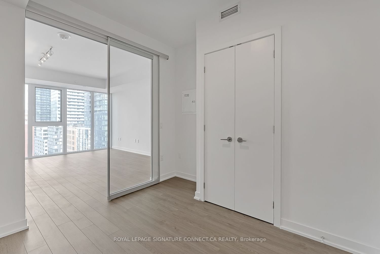 357 King St W, unit 1201 for rent - image #7