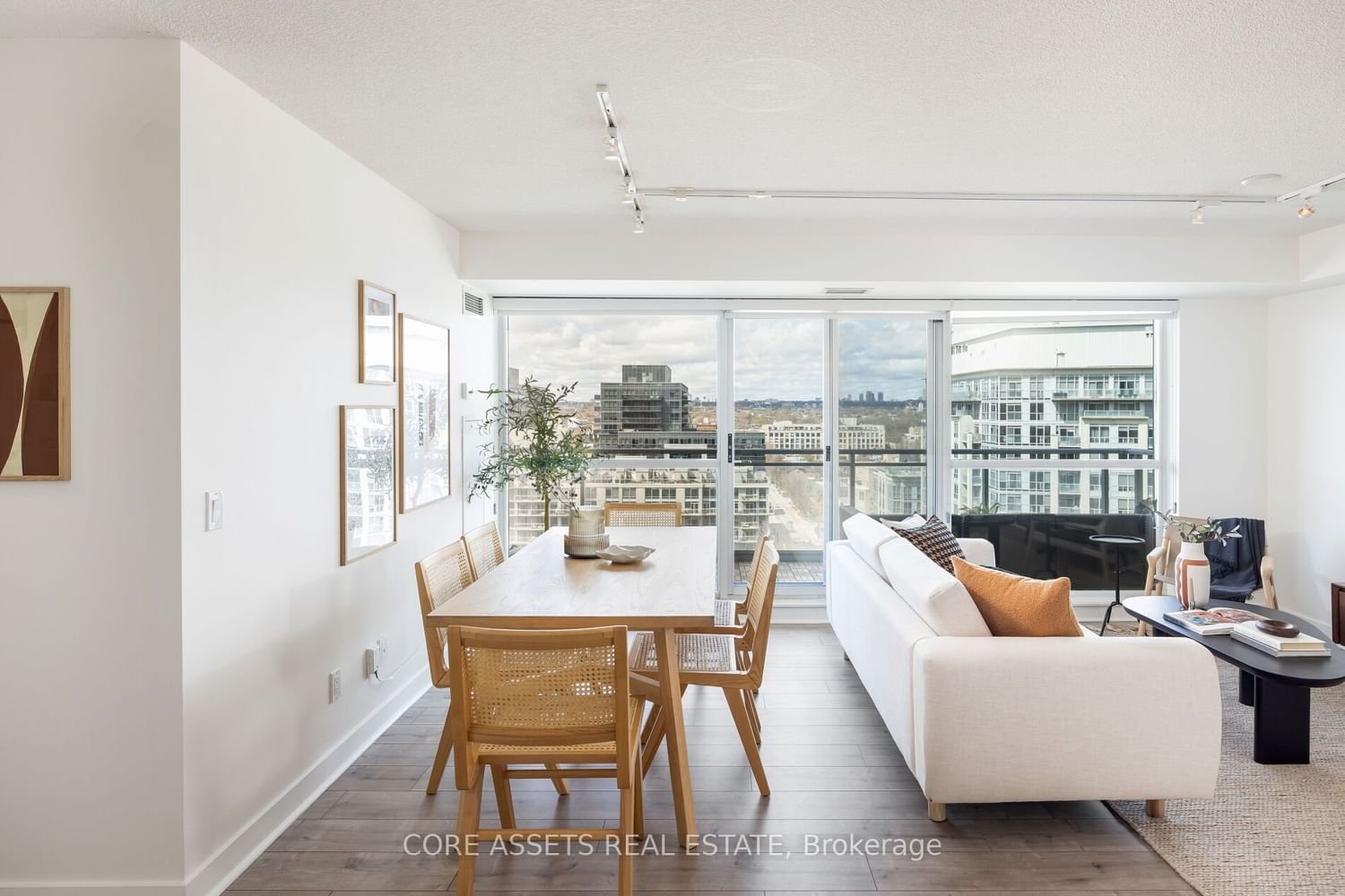 80 Western Battery Rd, unit 1405 for sale - image #2