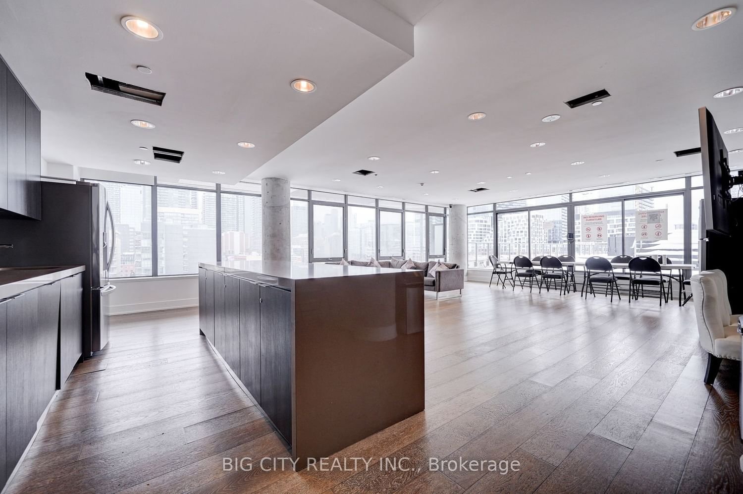 560 King St W, unit 701 for rent - image #19