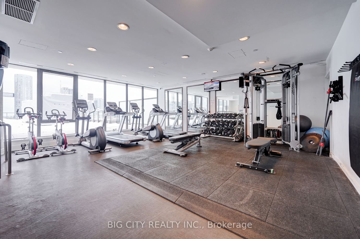 560 King St W, unit 701 for rent - image #21