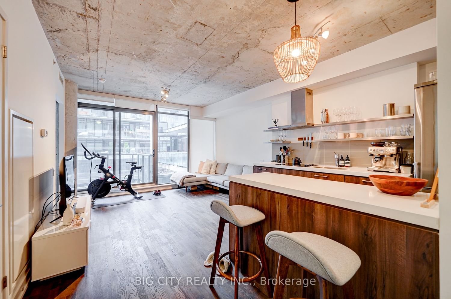 560 King St W, unit 701 for rent - image #3