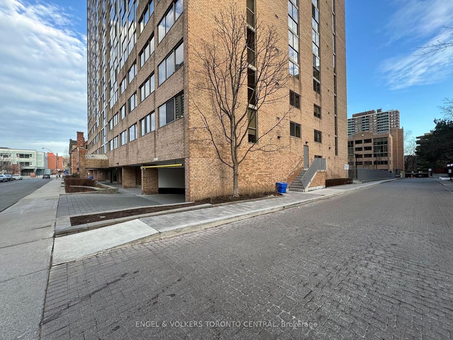 60 Homewood Ave, unit 512 for rent - image #17