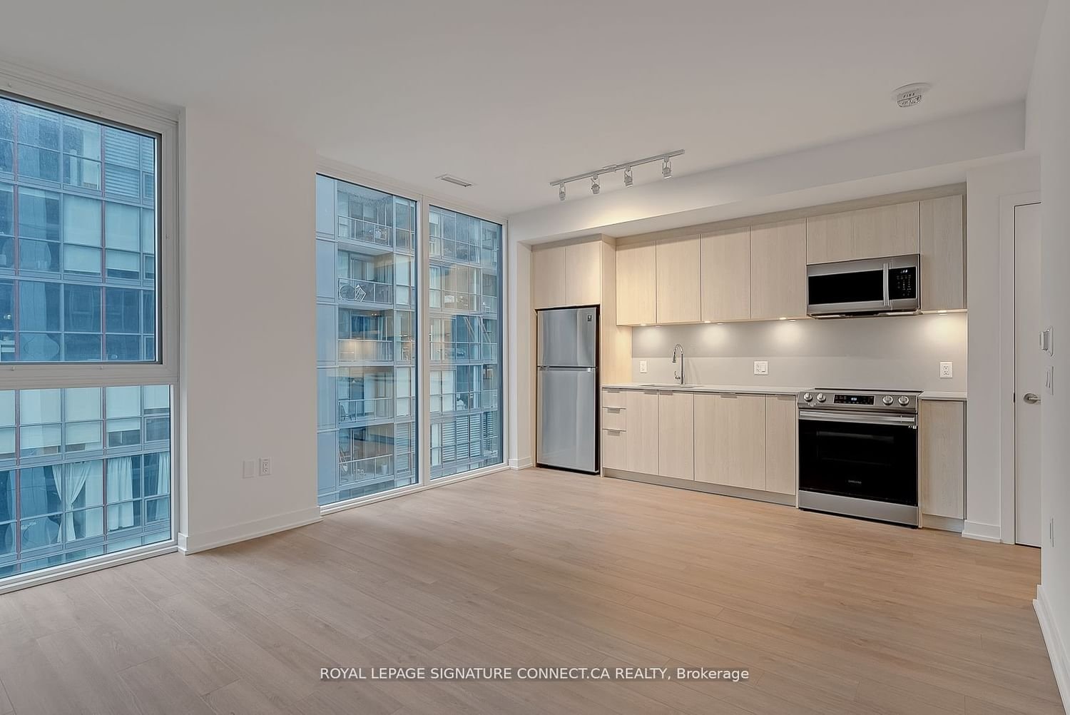 357 King St W, unit 1408 for rent - image #8