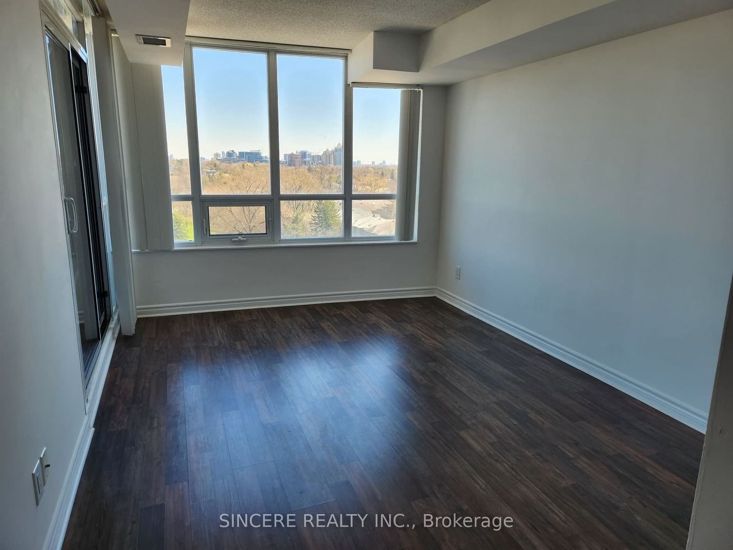 35 Hollywood Ave, unit 1003 for sale - image #7