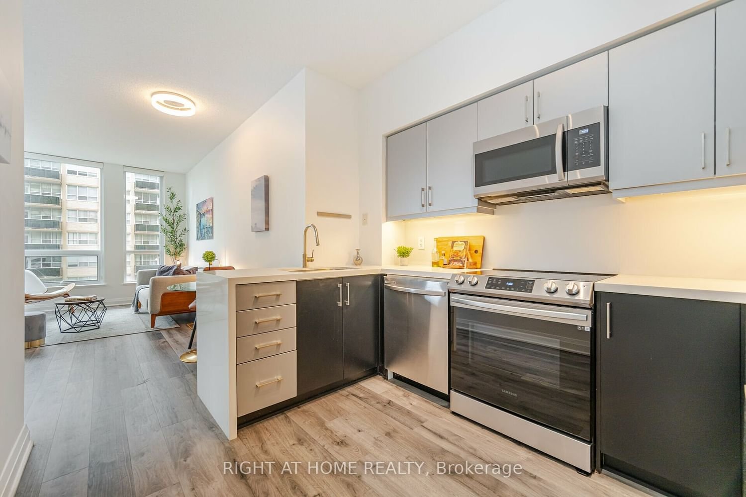 83 Redpath Ave, unit 808 for sale - image #7