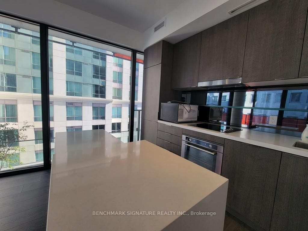 215 Queen St W, unit 611 for rent - image #3