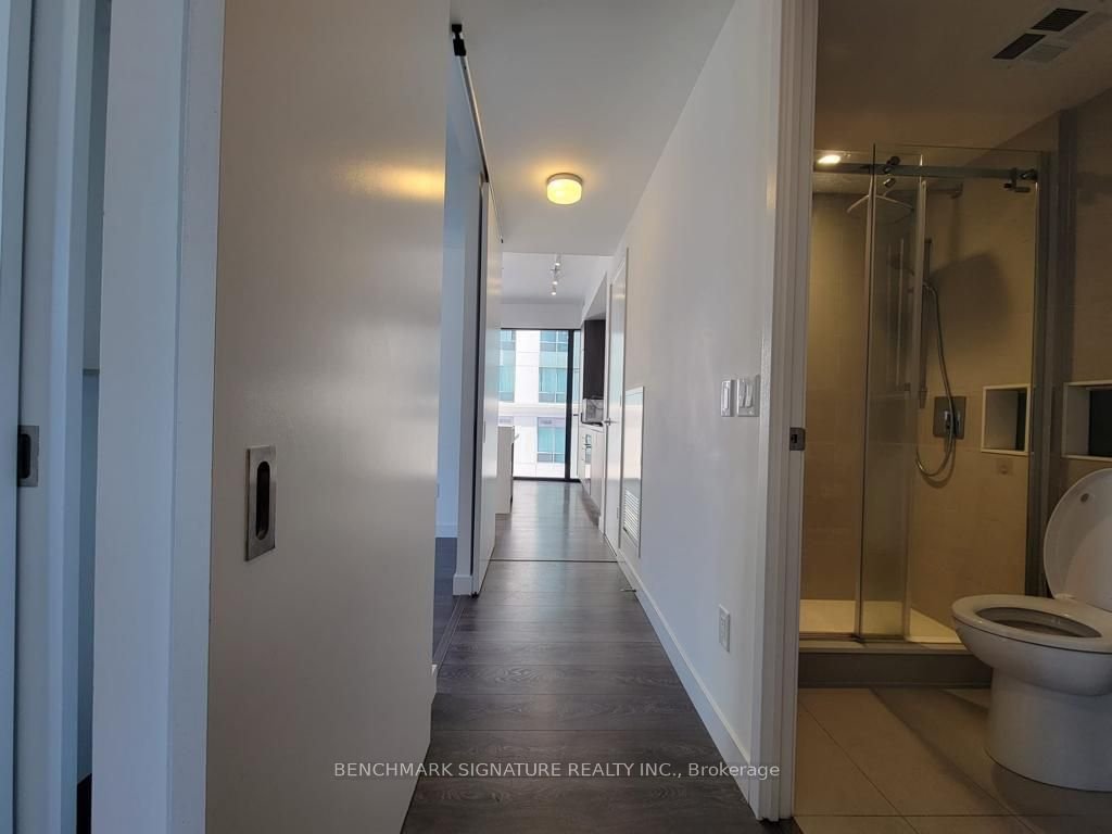 215 Queen St W, unit 611 for rent - image #4